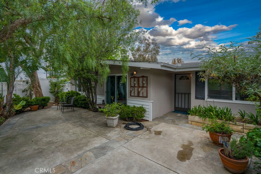 Property Photo: 208 Dartmouth Place CA 92626