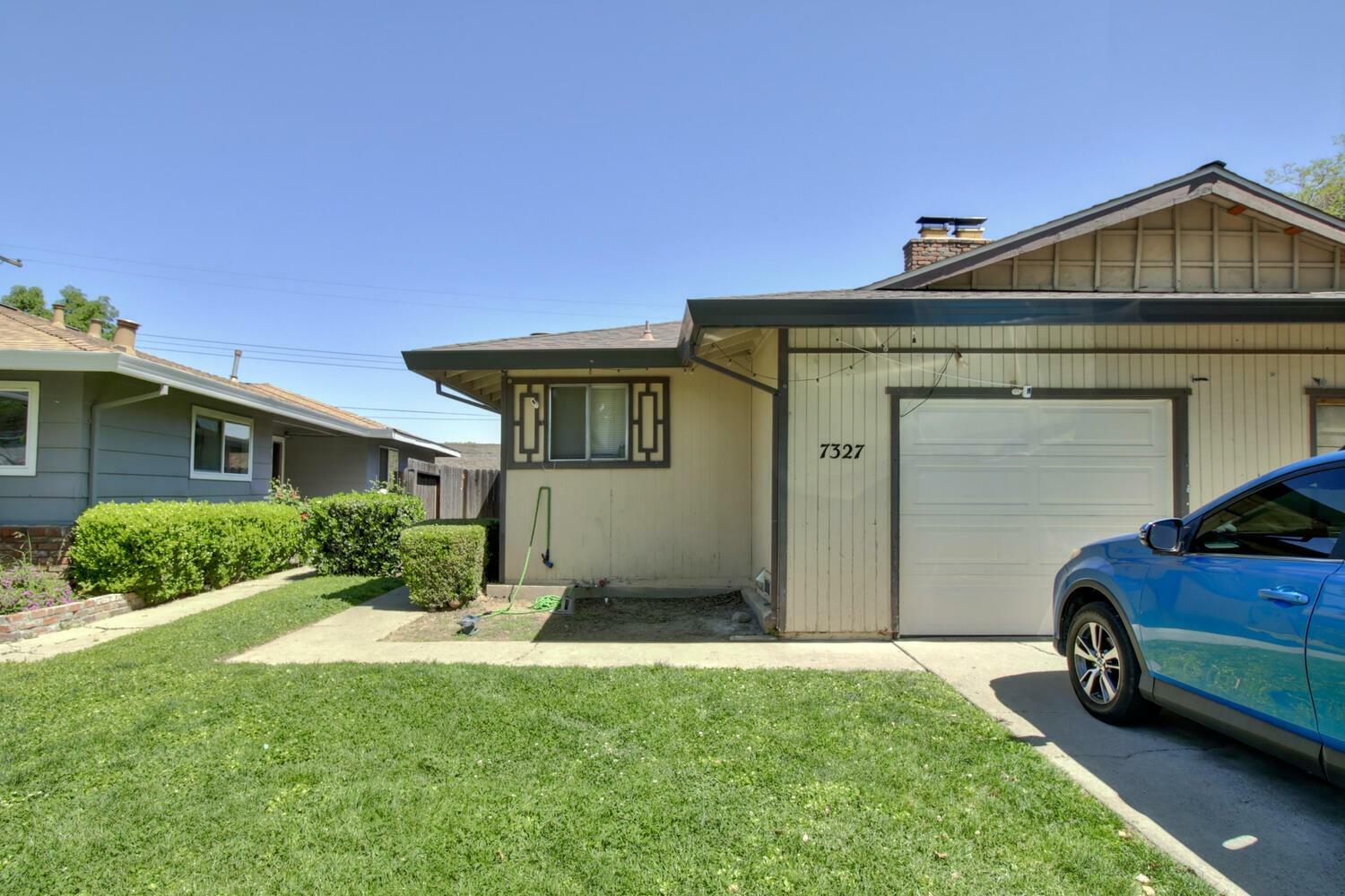 Property Photo: 7327 Berna Way CA 95823