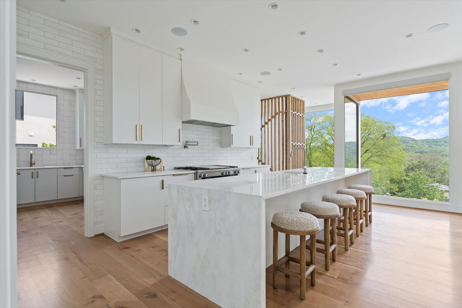 Property Photo:  4505 Wayland Dr  TN 37215 