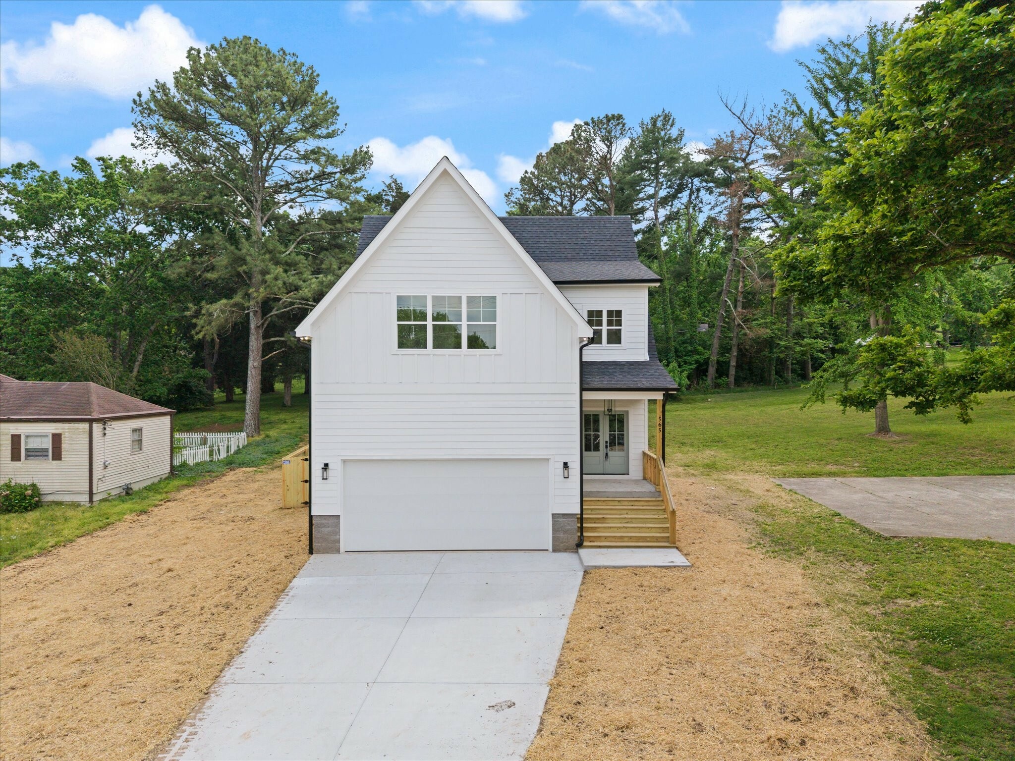 565 McMurray Dr  Nashville TN 37211 photo