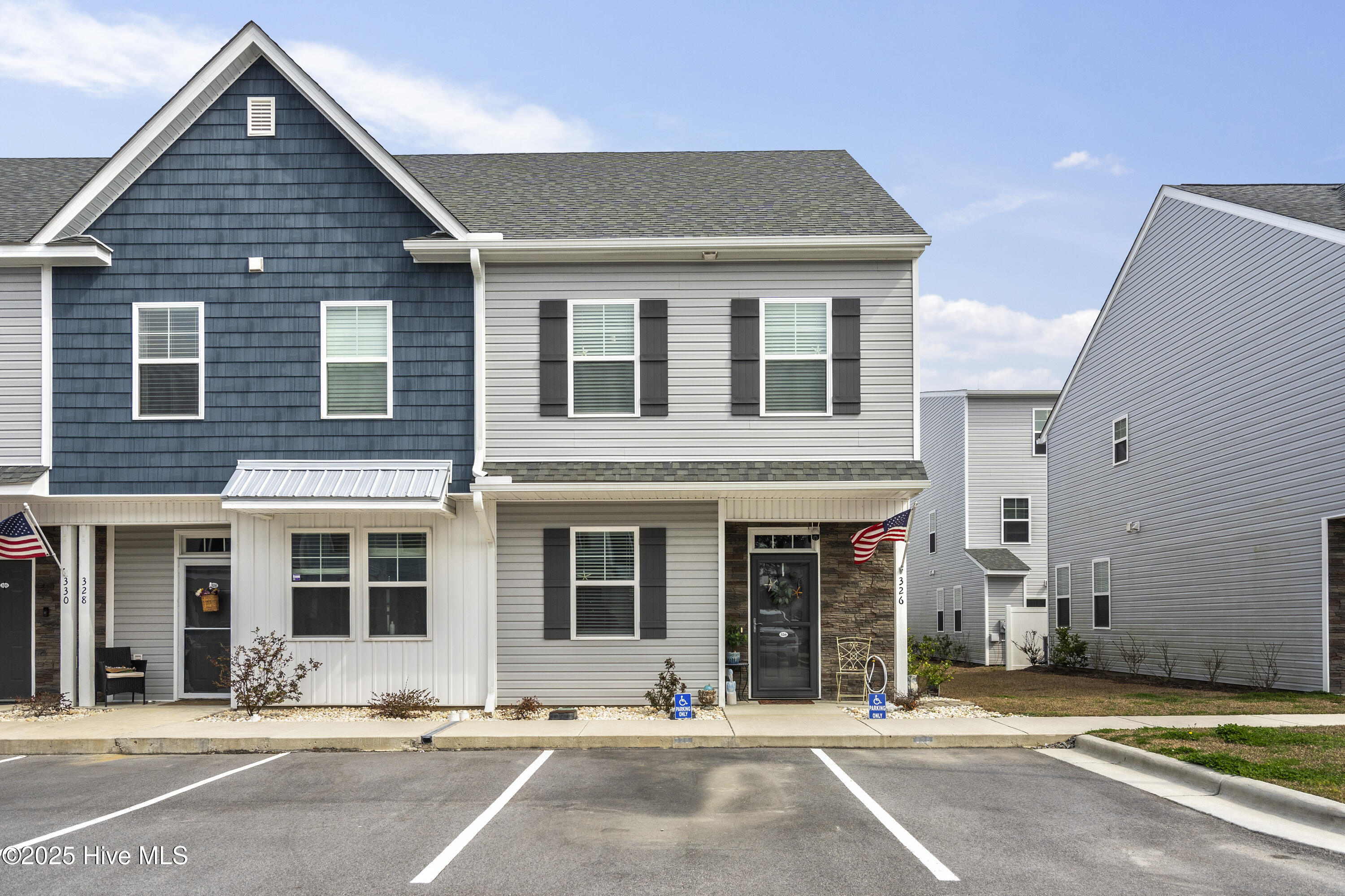 Property Photo:  326 Starfish Lane  NC 28460 