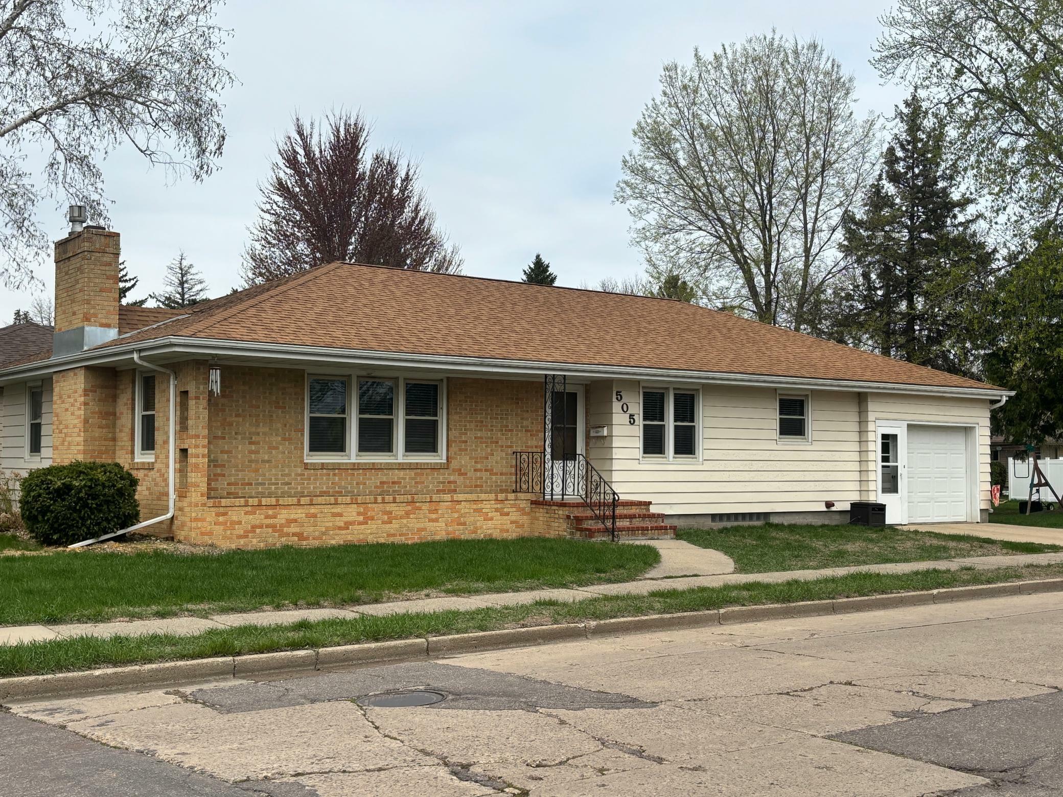 Property Photo: 505 Victoria Street MN 56031