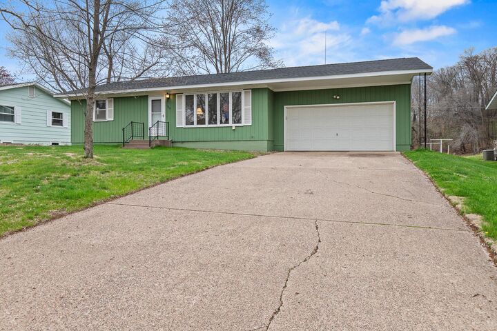 729 River Heights Road  Menomonie WI 54751 photo