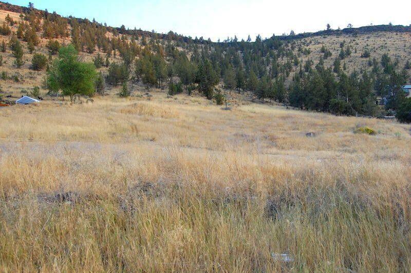 Property Photo: 7500 Crestview OR 97754