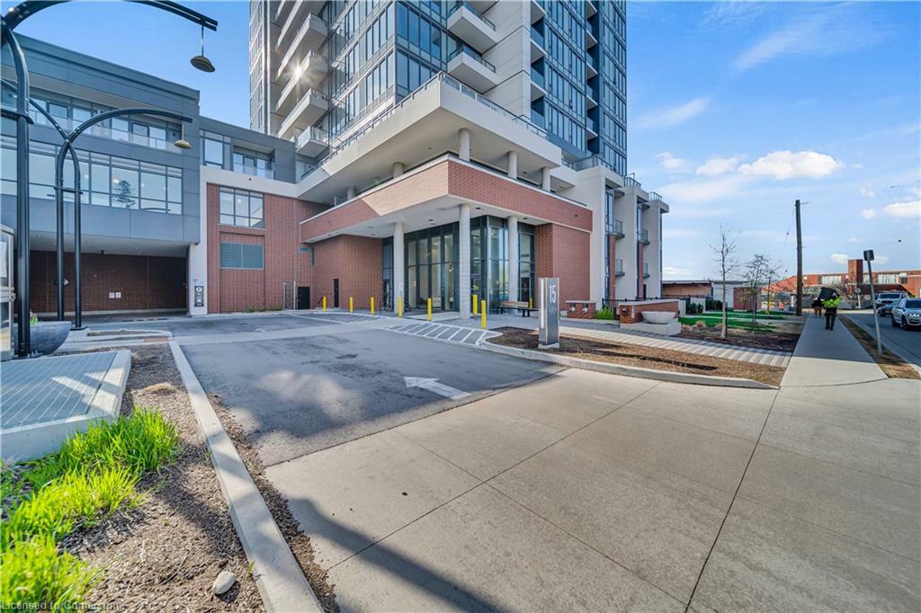 Property Photo: 15 Wellington Street S 2112 ON N2G 0E4