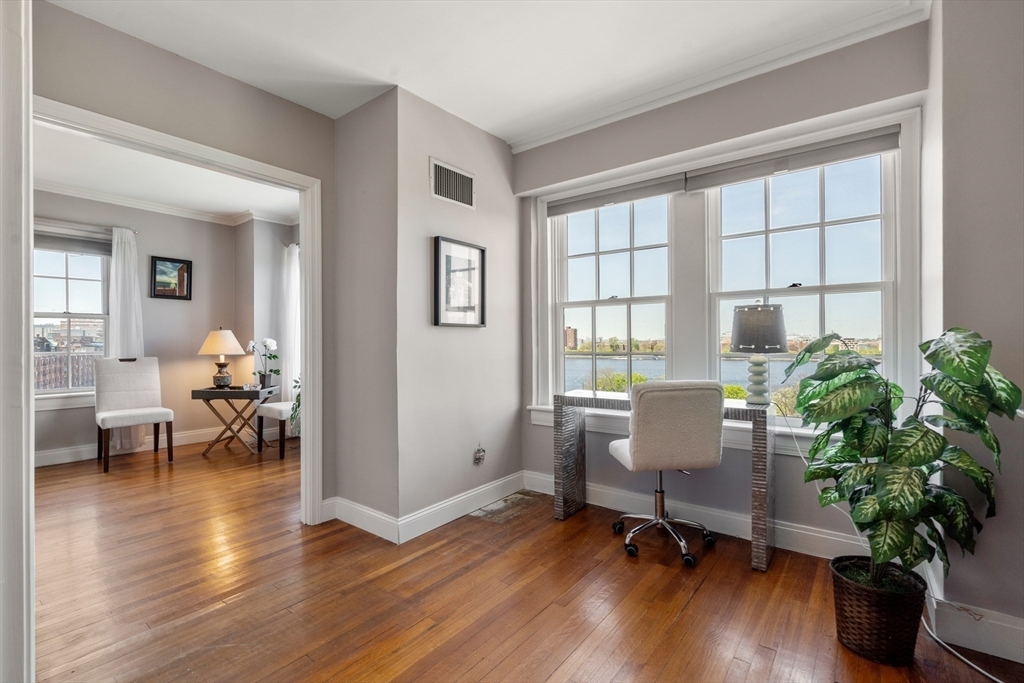 Property Photo: 534 Beacon St 707 MA 02215