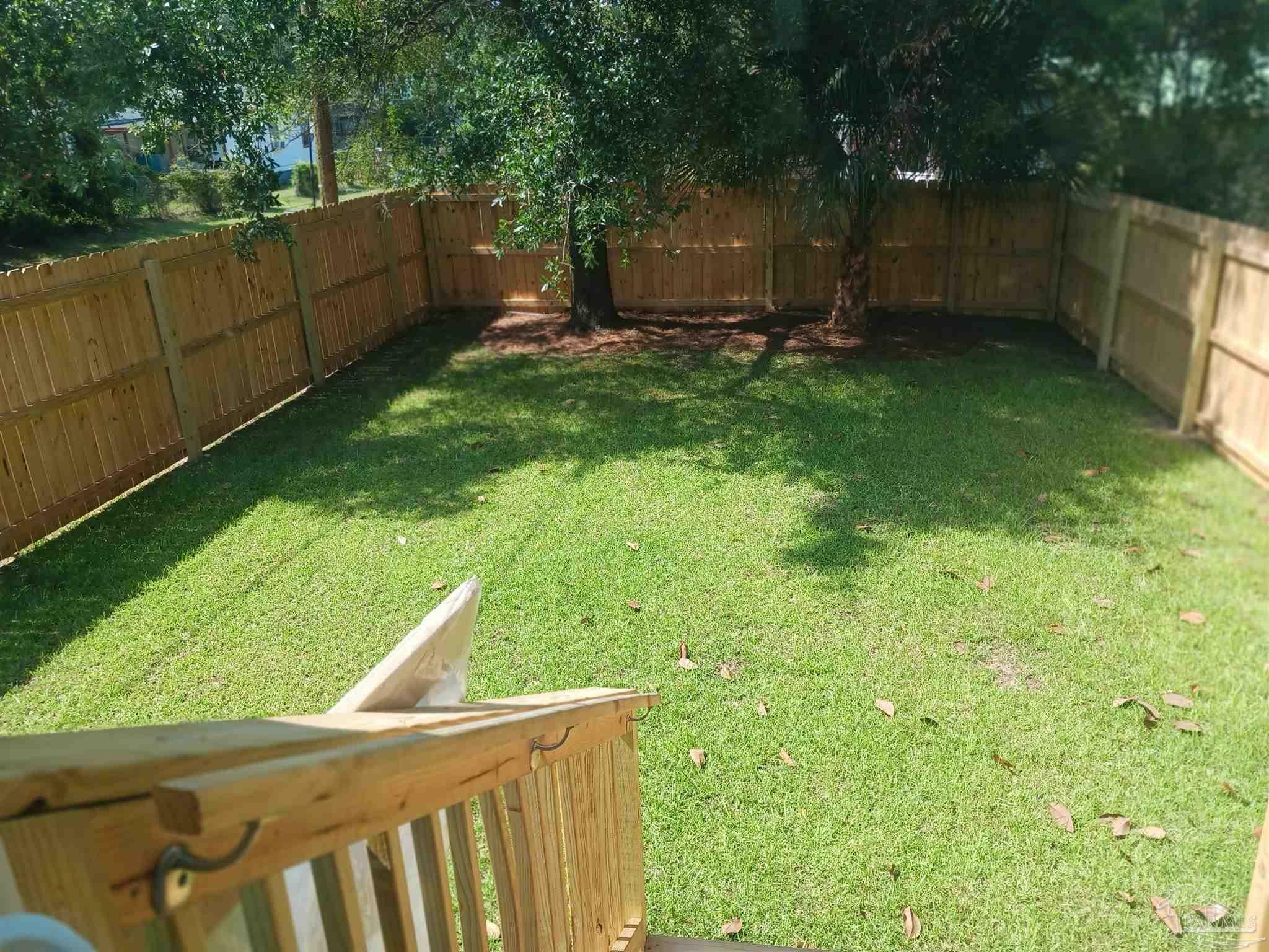 Property Photo:  1020 W Lloyd St  FL 32501 