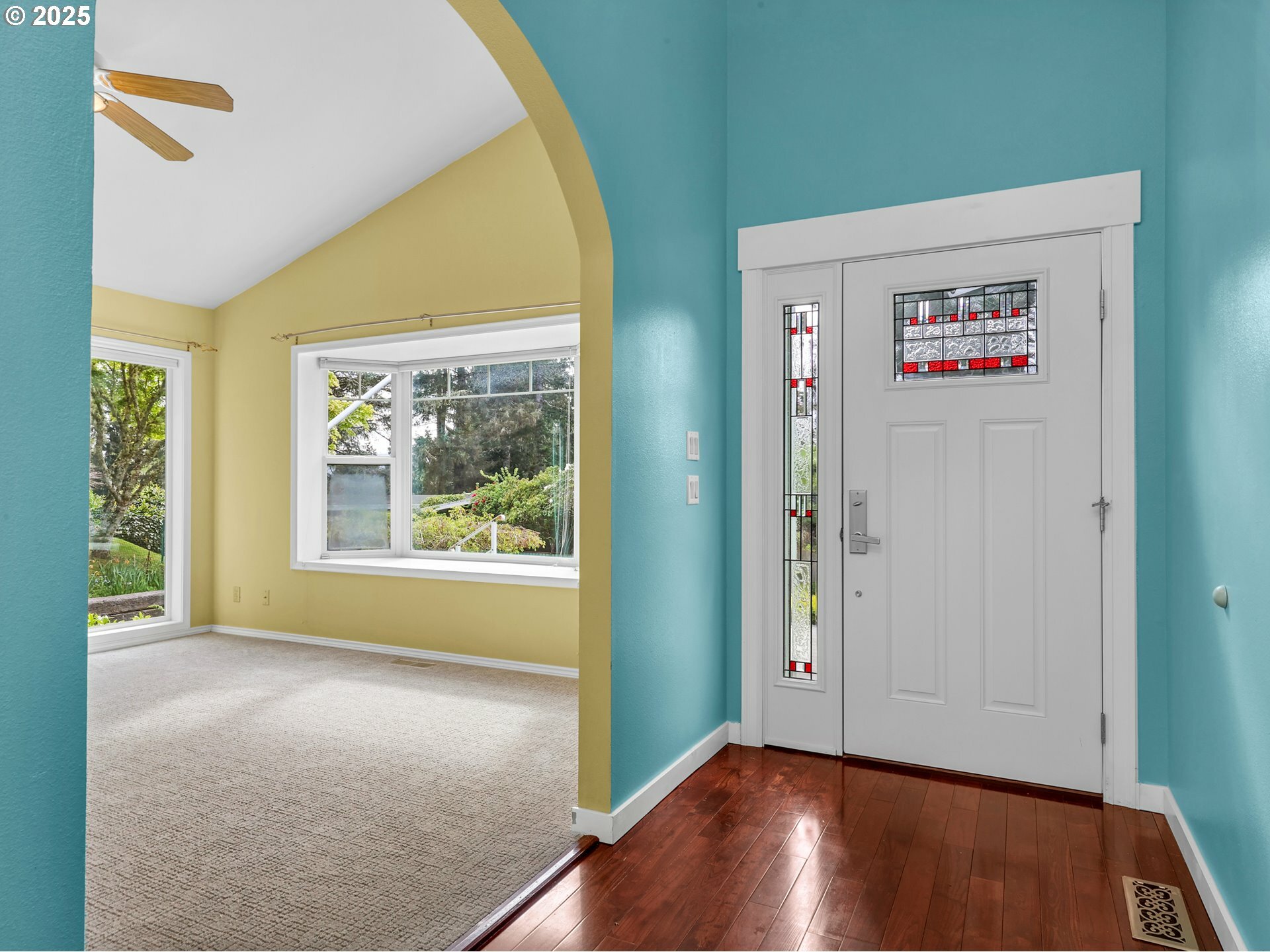Property Photo: 343 Hemlock St OR 97138
