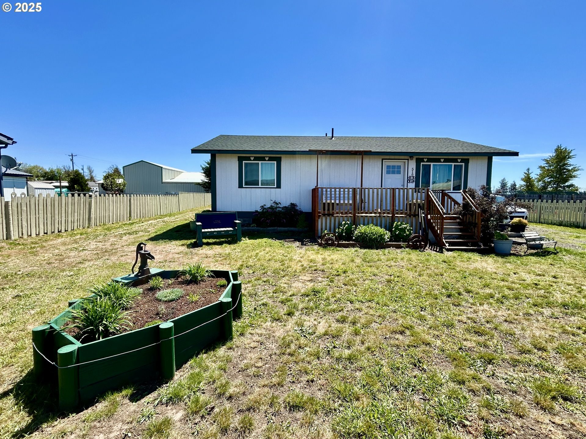 Property Photo: 516 W Railroad Ave WA 98620