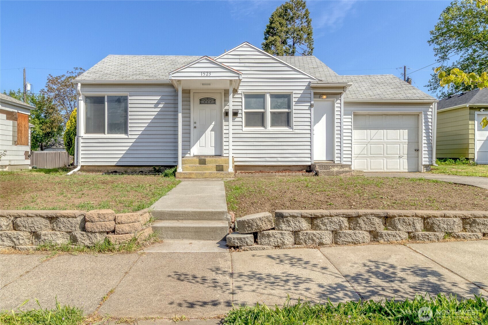 Property Photo: 1523 Portland Avenue WA 99362