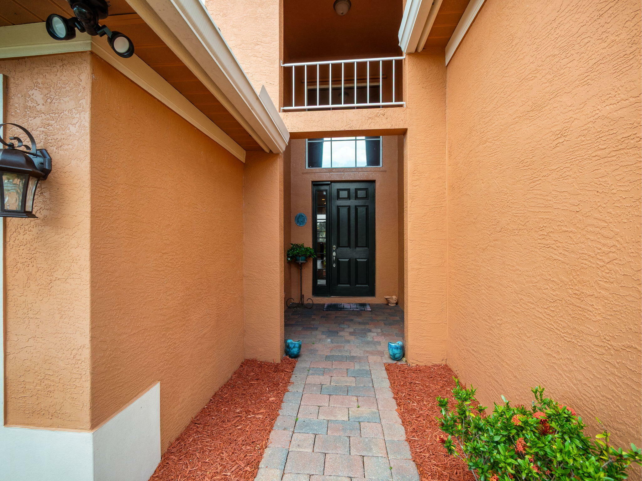 Property Photo: 312 NW Somerset Circle FL 34983