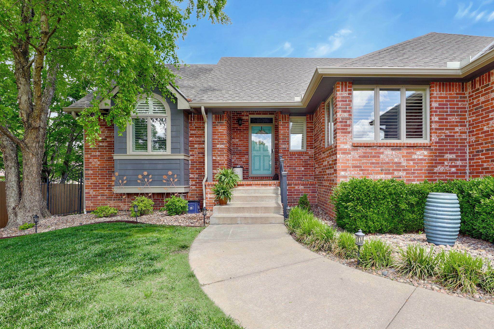 Property Photo:  1420 N Briarwood Pl  KS 67037 