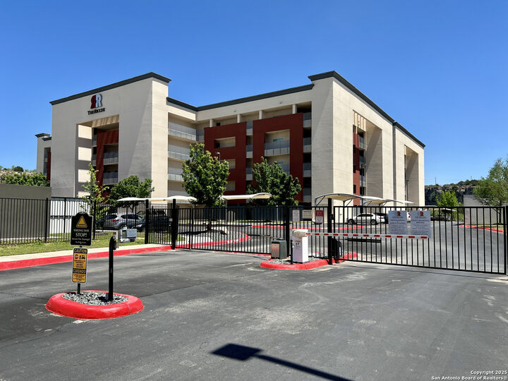 Property Photo:  17902 La Cantera 106  TX 78257 