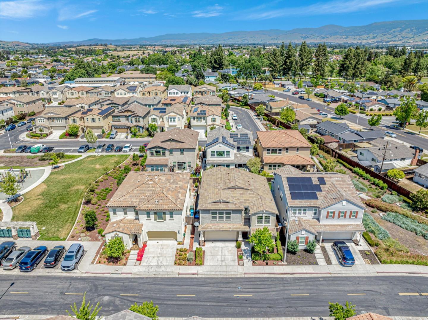 Property Photo: 725 Sullivan Way CA 95020