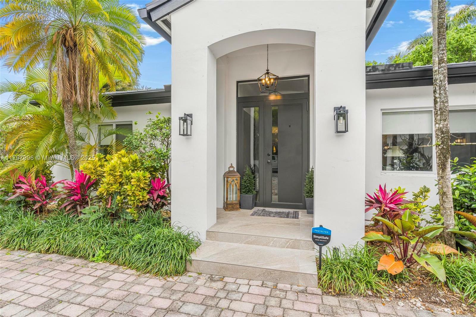 Property Photo: 7560 SW 144th St FL 33158