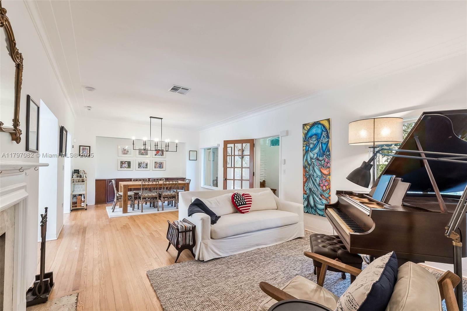 Property Photo: 1254 Andalusia Ave FL 33134