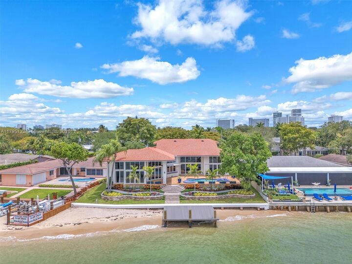 Property Photo: 1925 Harbourview Dr FL 33316