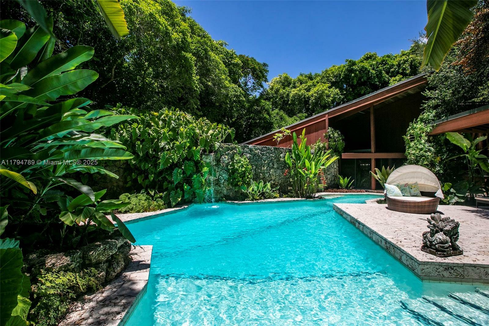 Property Photo: 4895 SW 88th St FL 33156