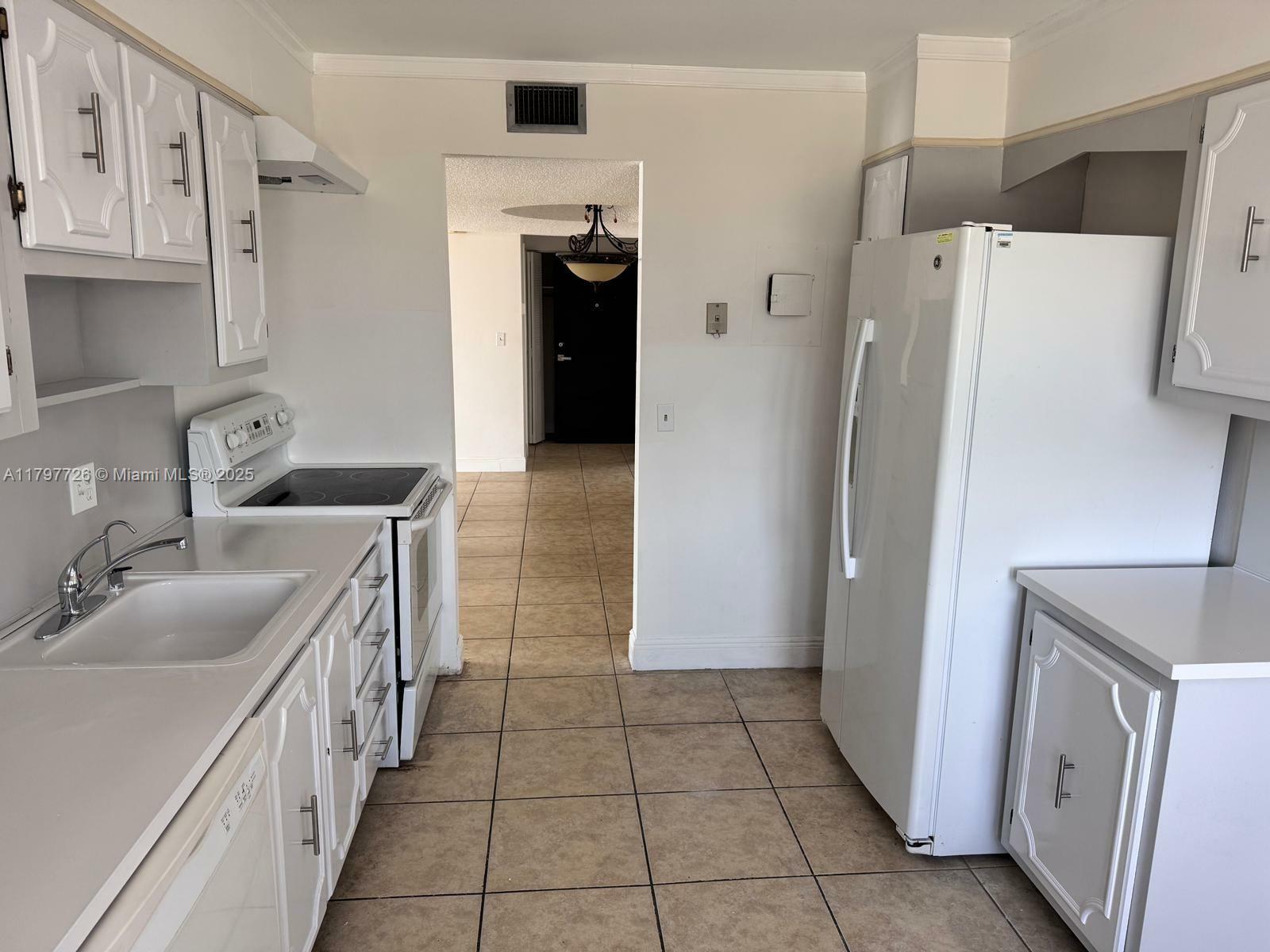 Property Photo: 2851 NE 183rd St 501E FL 33160