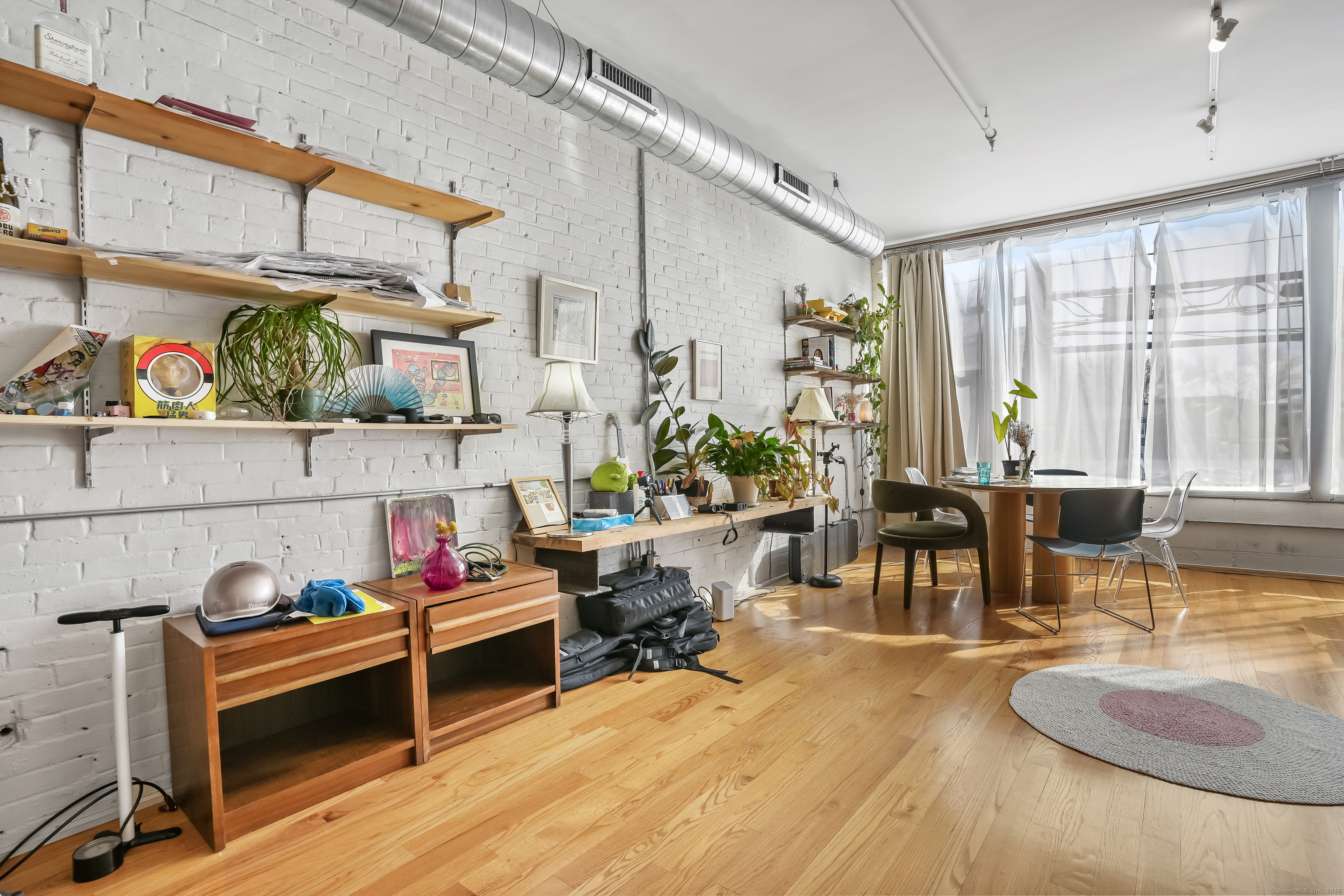 Property Photo: 817 Grand Avenue 202 CT 06511