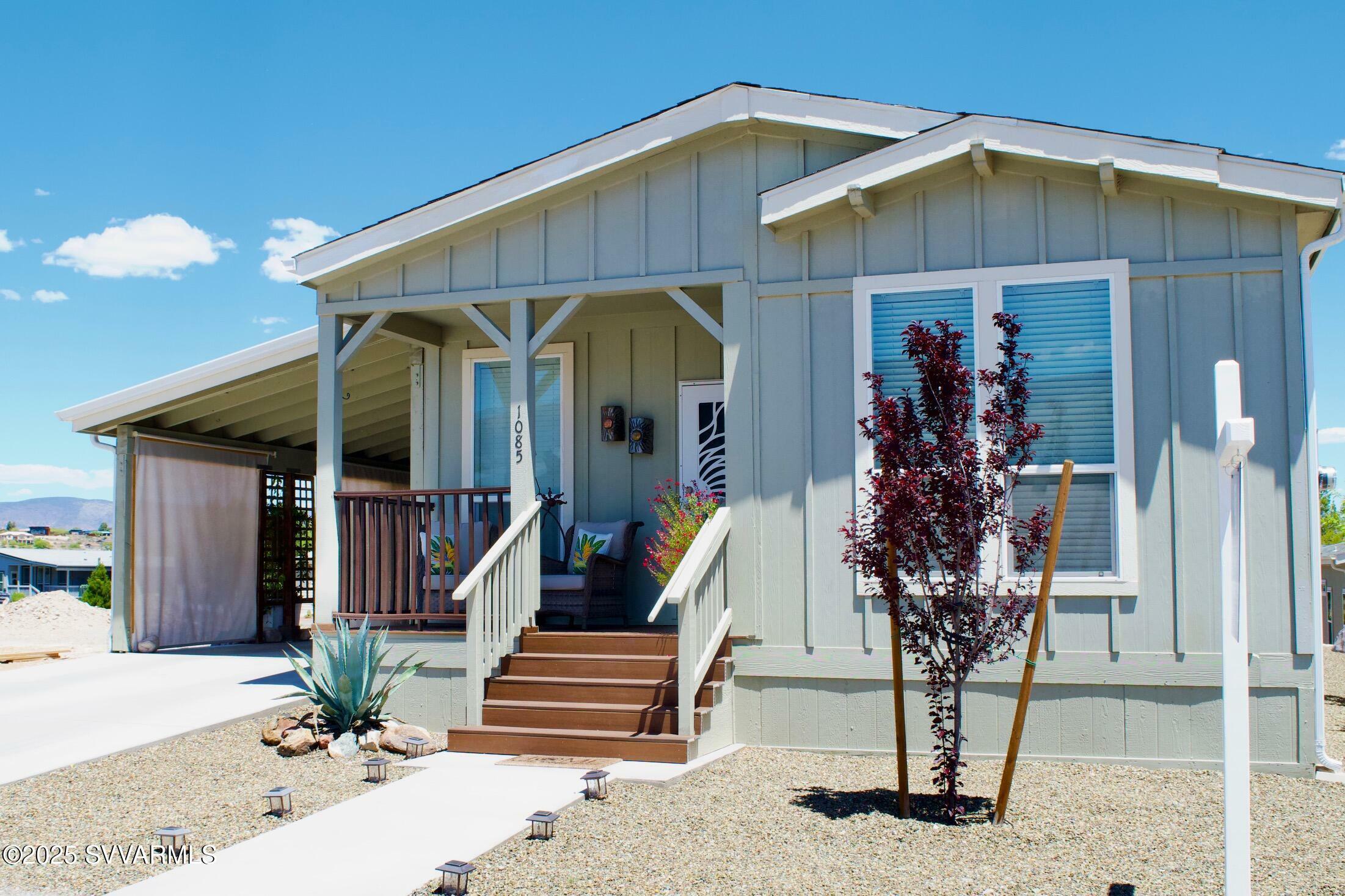 Property Photo: 1085 Crenshaw Ave AZ 86326