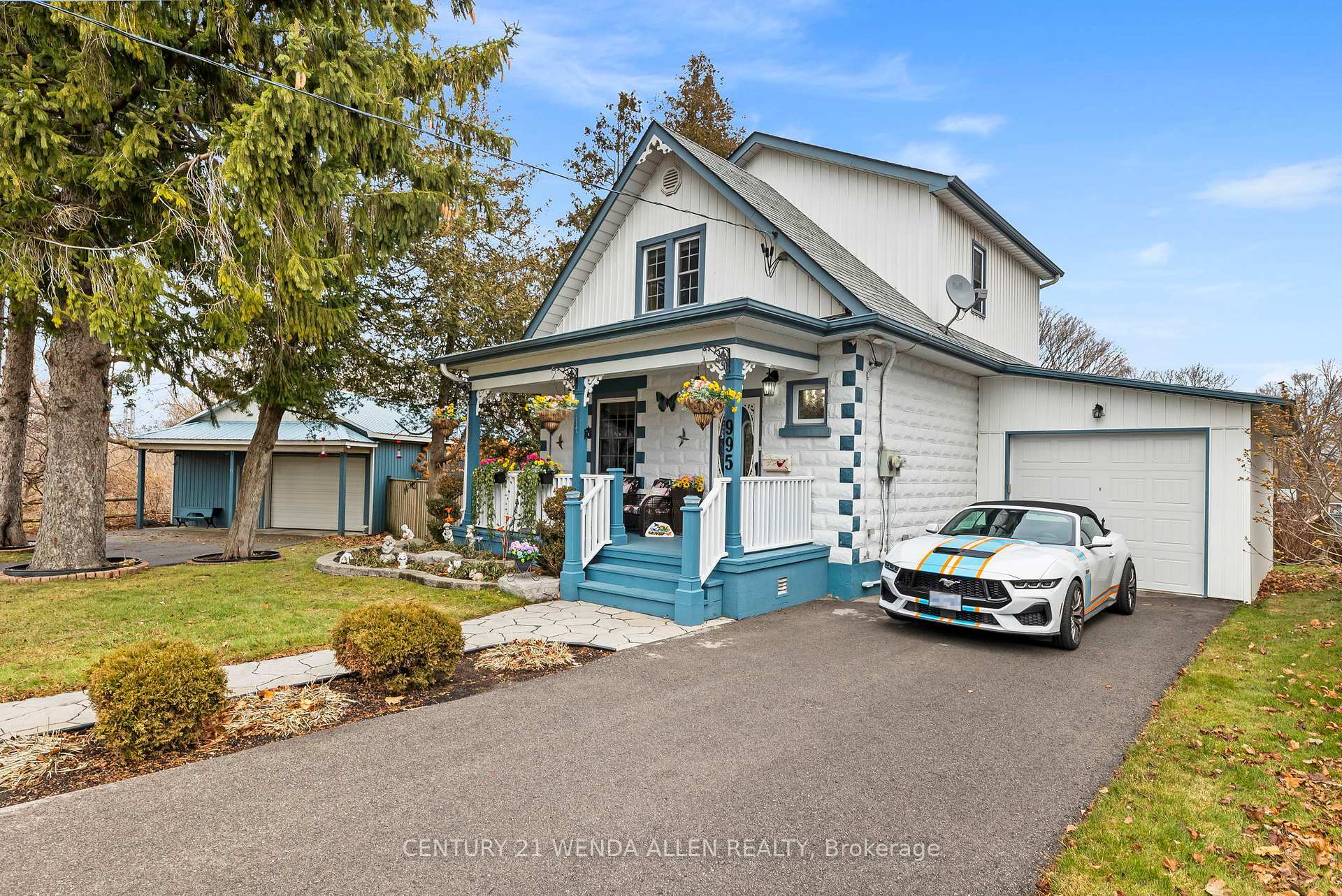 Property Photo: 995 Cedar Street ON L1J 3R5