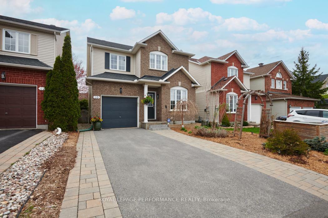 Property Photo: 10 San Mateo Drive ON K2J 5B3