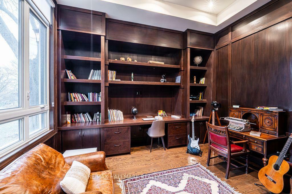 Property Photo: 48 Hurlingham Crescent E ON M3B 2R1