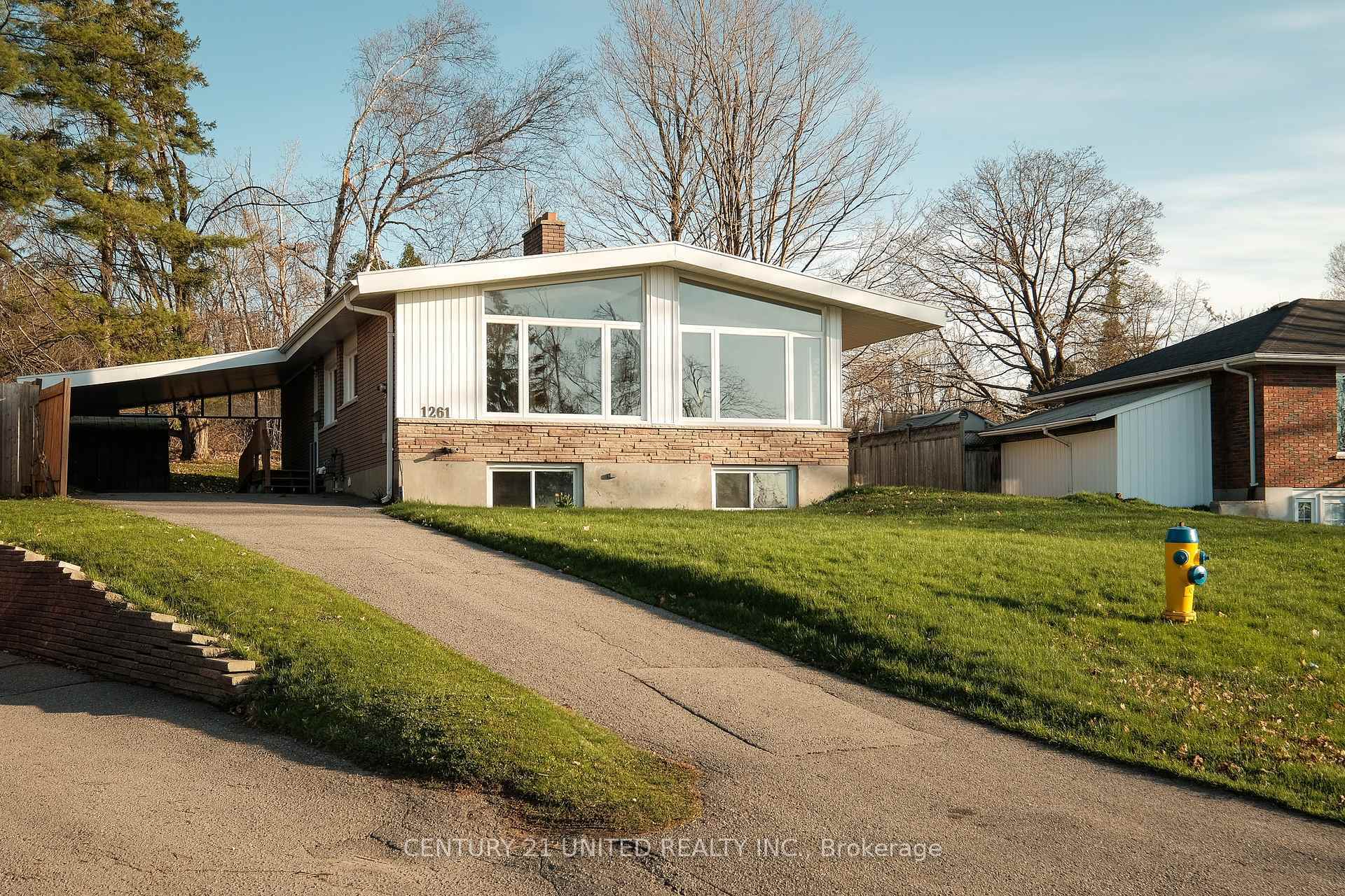 Photo de la propriété: 1261 Olympus Avenue ON K9H 6V9