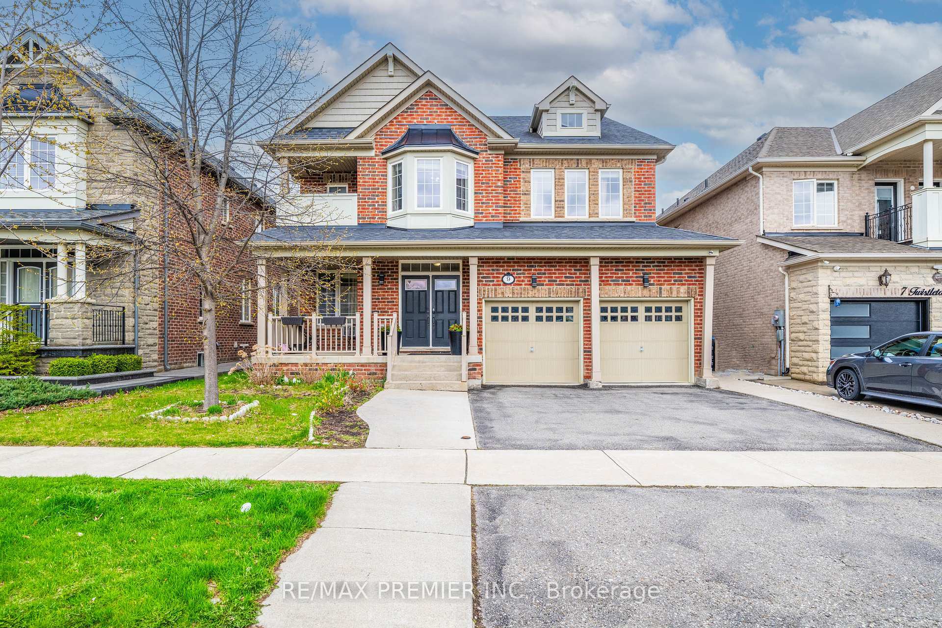 Property Photo:  9 Twistleton Street  ON L7C 2H1 