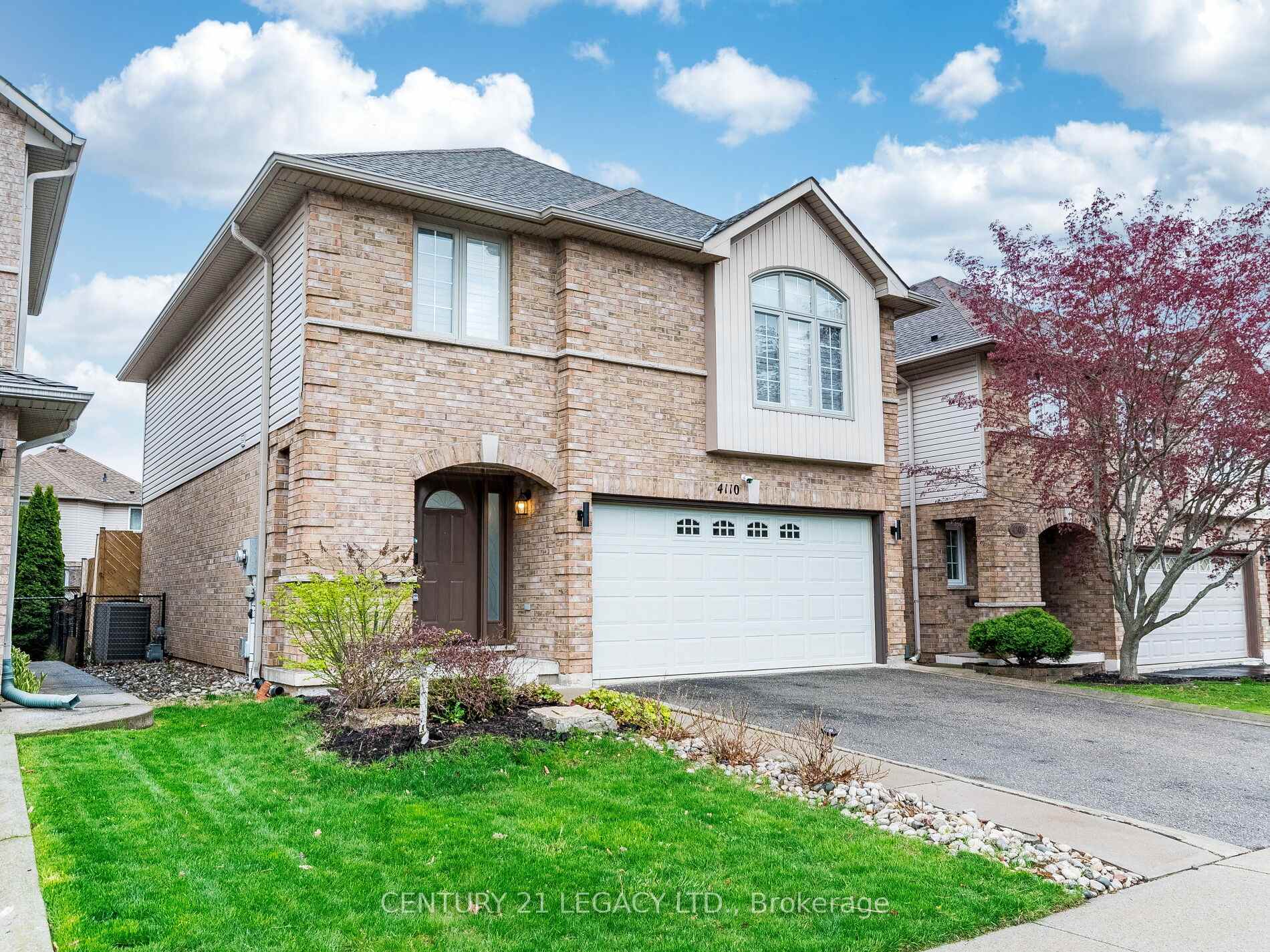 Photo de la propriété: 4110 Forest Run Avenue ON L7M 4L7
