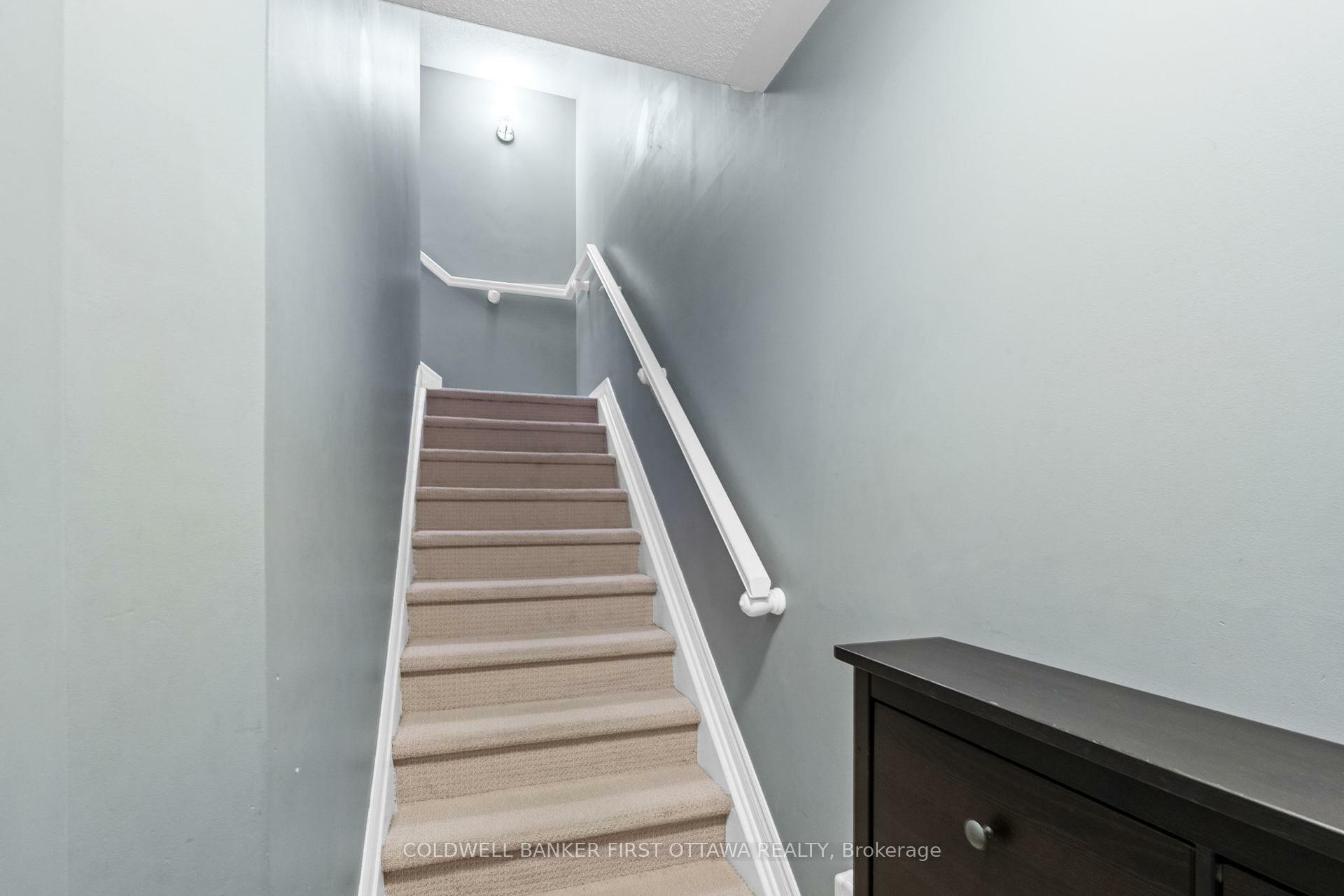 Property Photo: 122 Lindenshade Drive B ON K2J 5R5