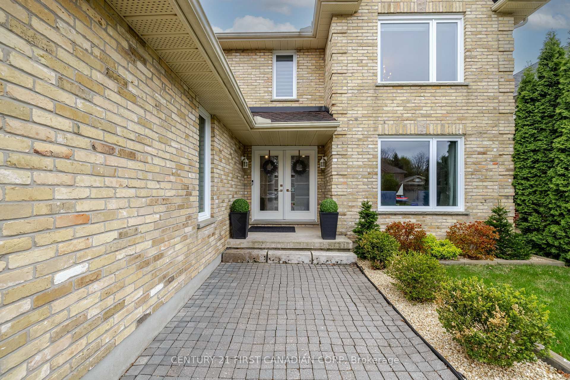 Photo de la propriété: 311 Ambleside Drive ON N6G 4V8