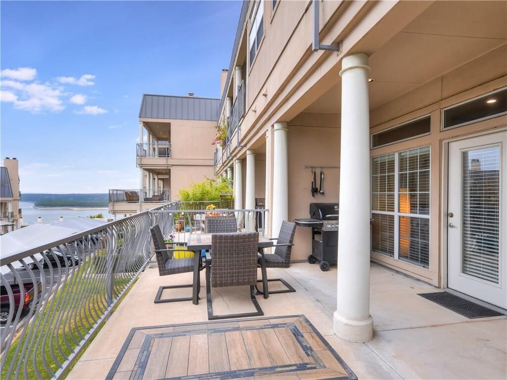 Property Photo: 2918 Ranch Road 620 N W-221 TX 78734