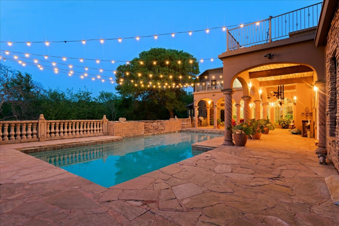Property Photo: 2604 Saratoga Drive TX 78733