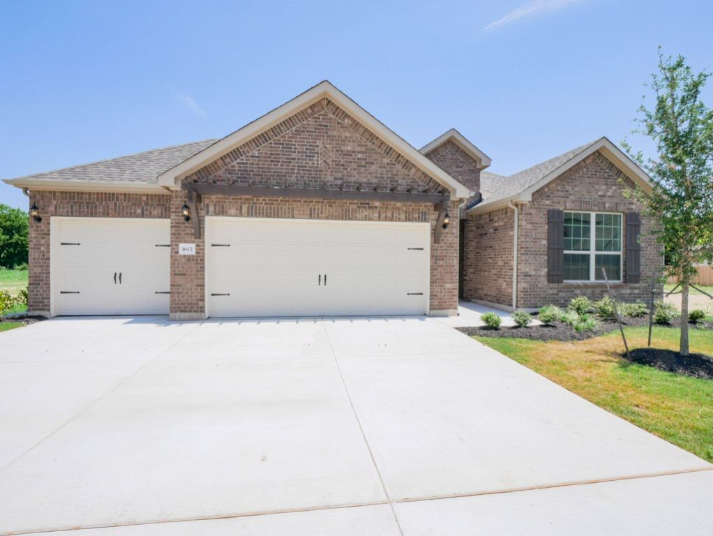 Property Photo: 1612 Pueblo Pass TX 78641