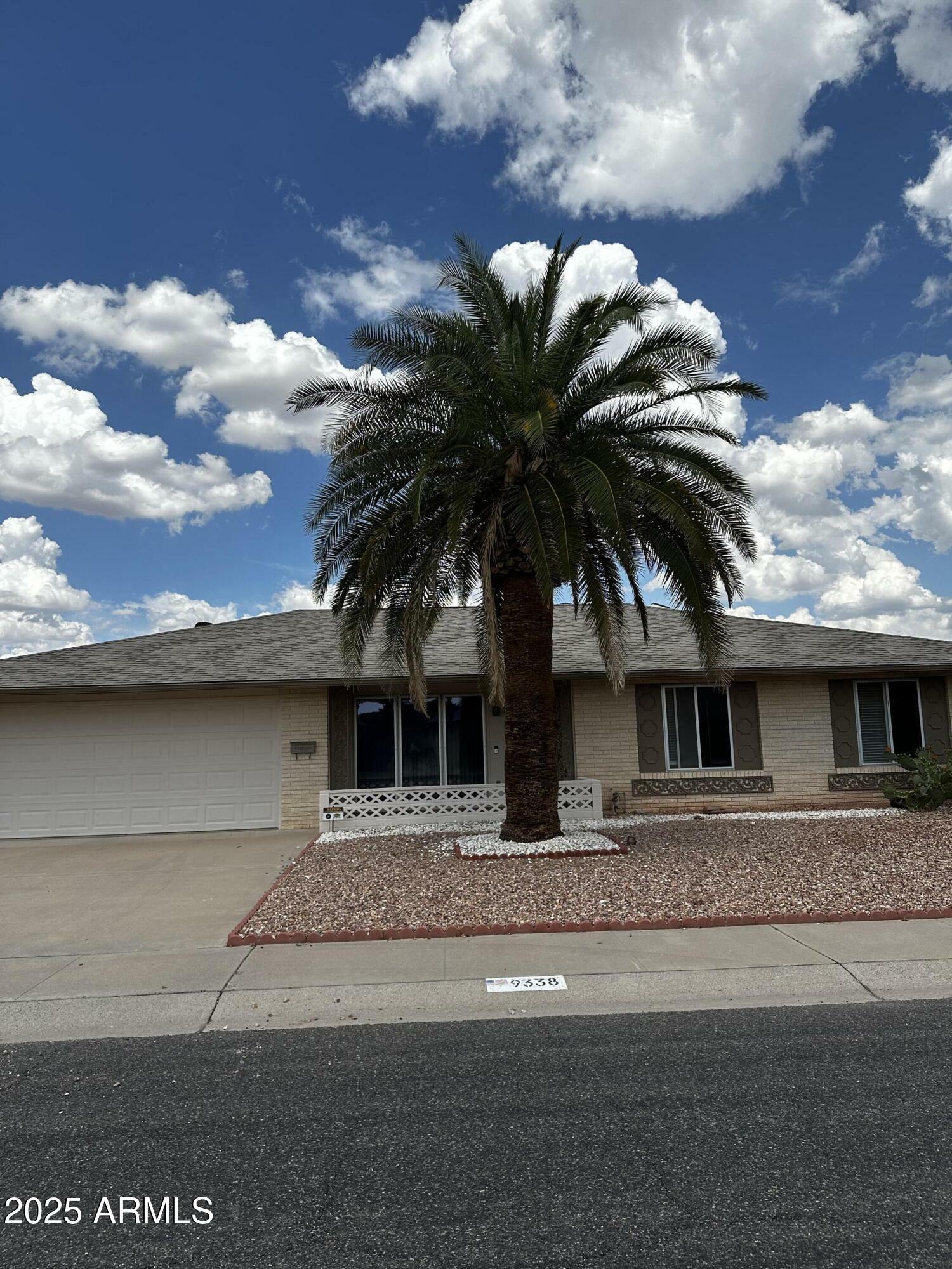 Property Photo: 9338 W Glen Oaks Circle N AZ 85351