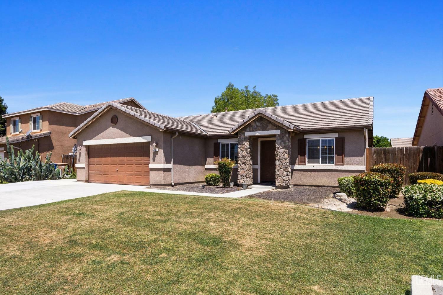 Property Photo: 11602 Trabancos Drive CA 93311