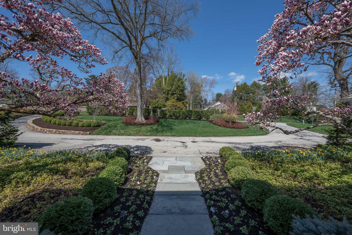 Property Photo: 345 Fishers Road PA 19010