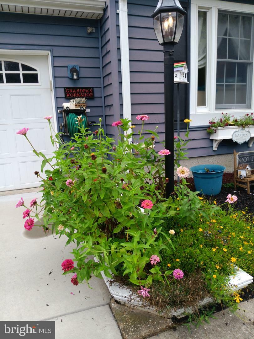 Property Photo: 16 Briarleaf Court MD 21228