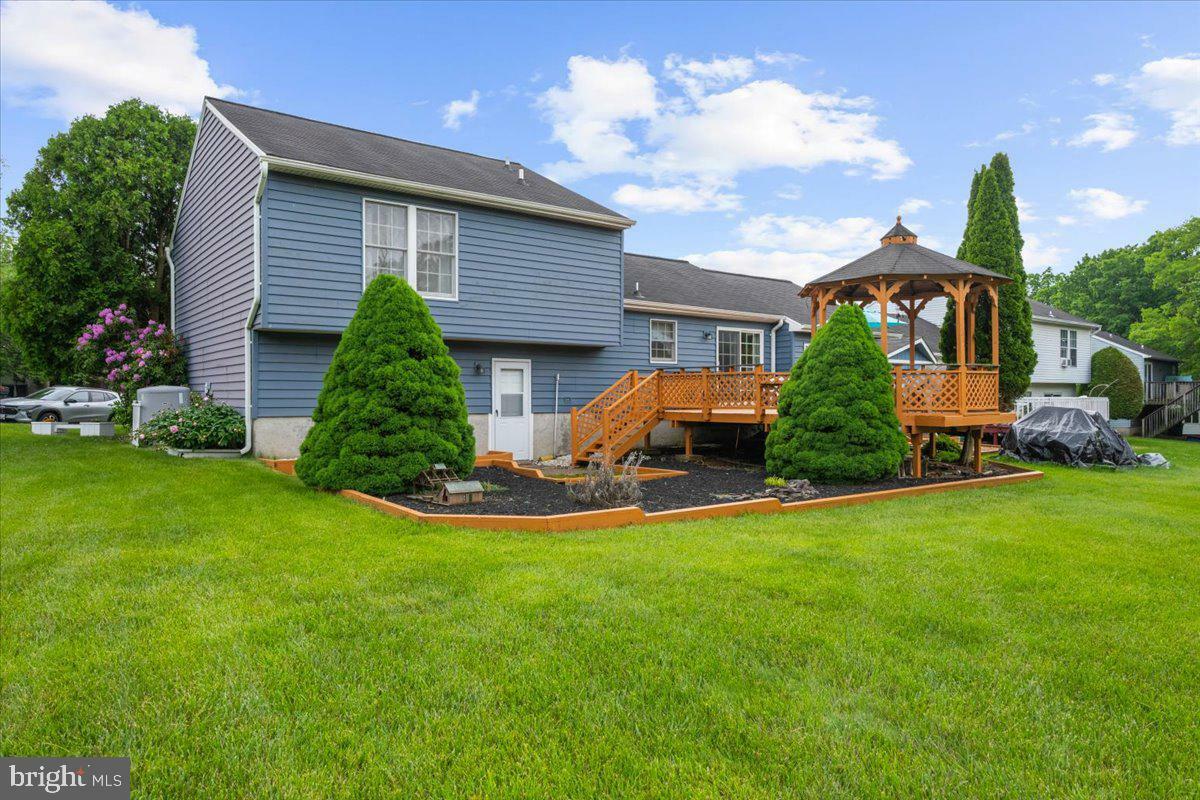Property Photo: 16 Briarleaf Court MD 21228