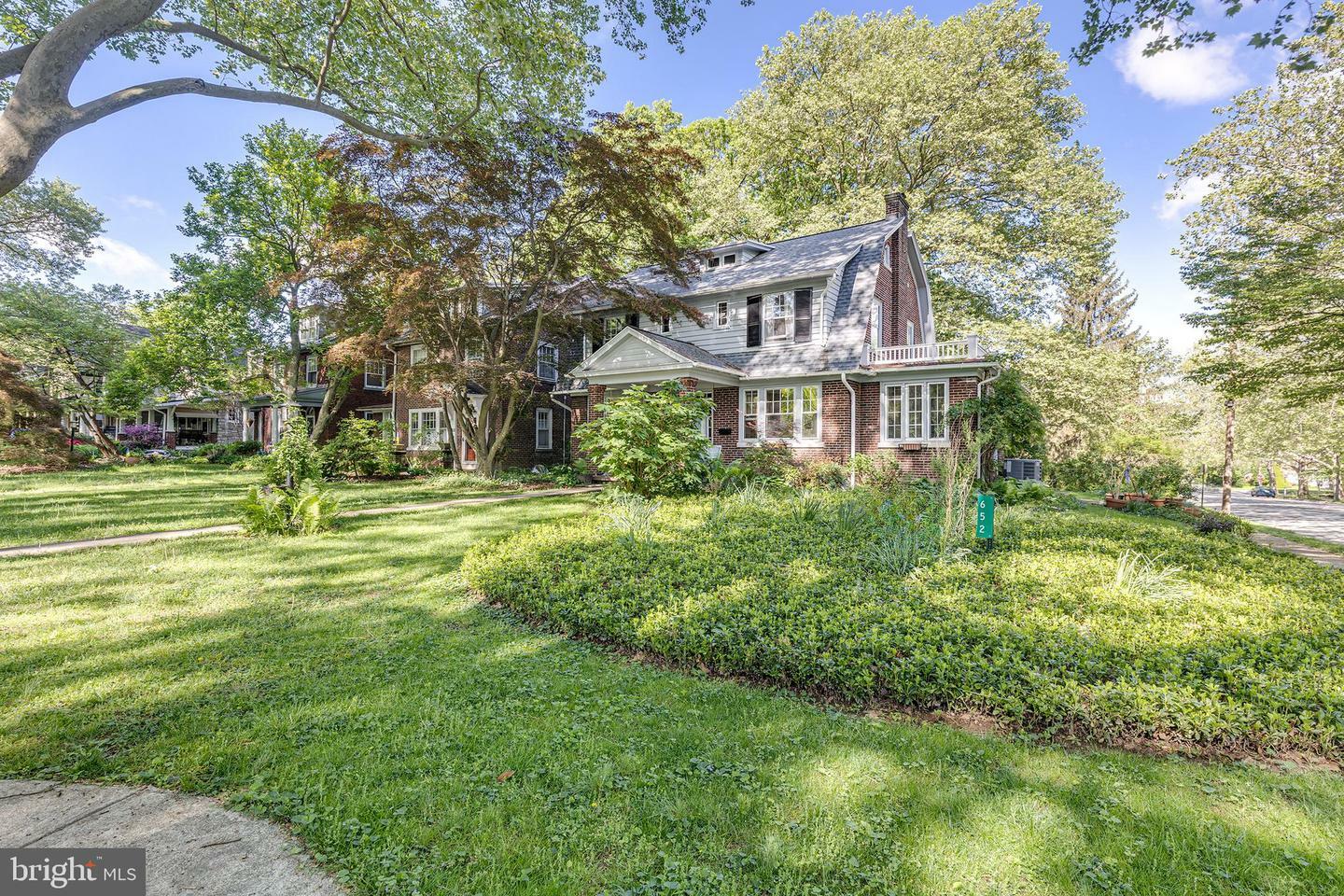 Property Photo: 652 State Street PA 17603