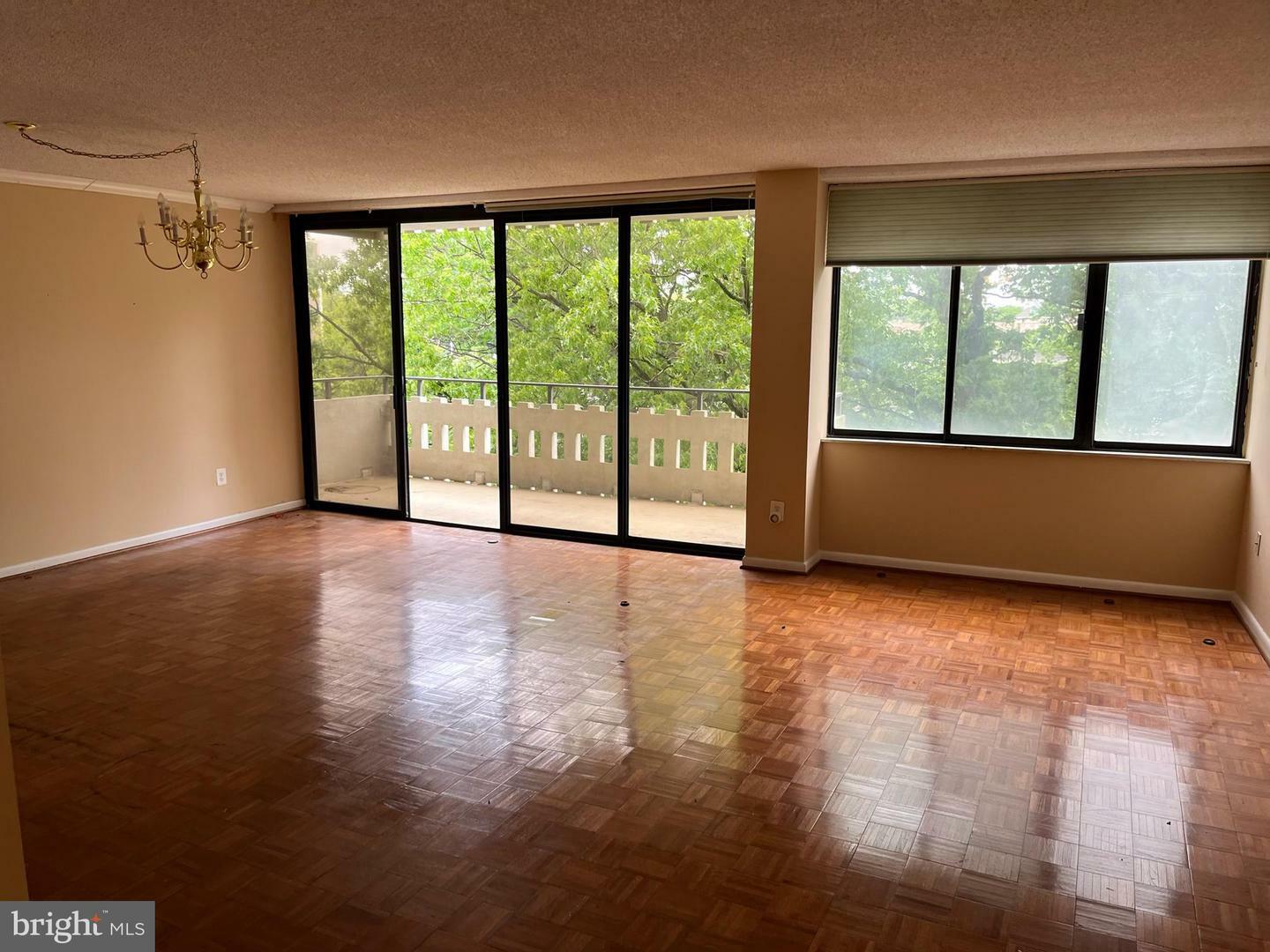 Property Photo: 6301 Stevenson Avenue 602 VA 22304