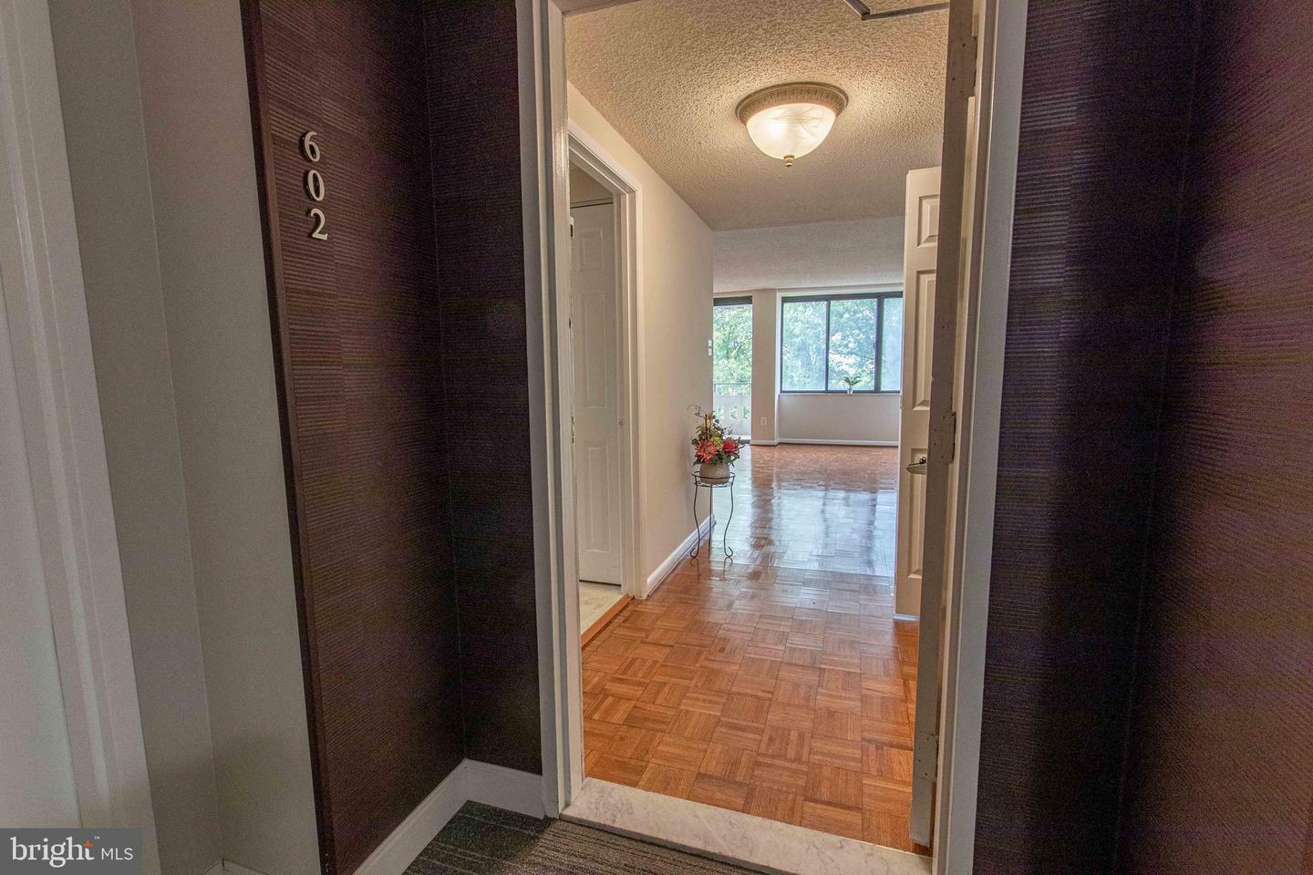 Property Photo: 6301 Stevenson Avenue 602 VA 22304