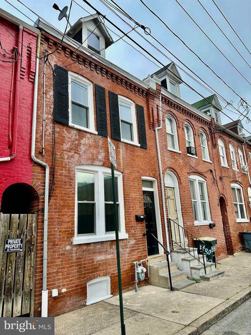 Property Photo: 532 Locust Street PA 17602