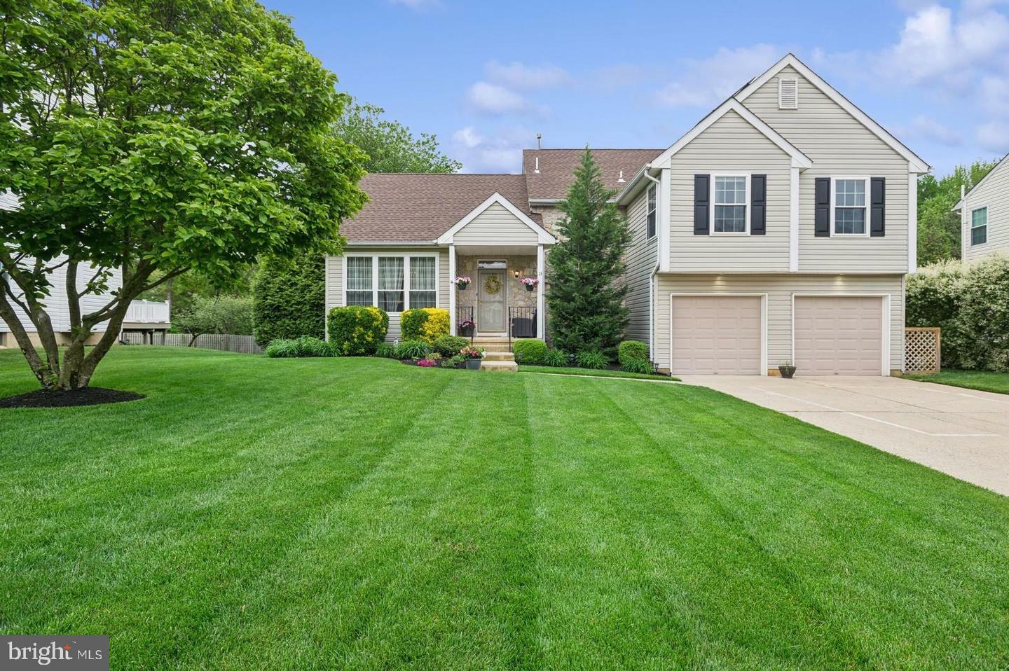 Property Photo: 13 Warrington Court NJ 08054