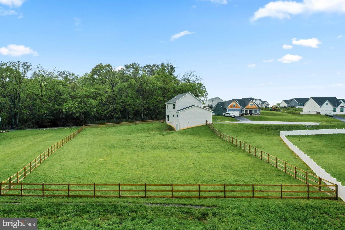 Property Photo: 525 Naples Way WV 25414