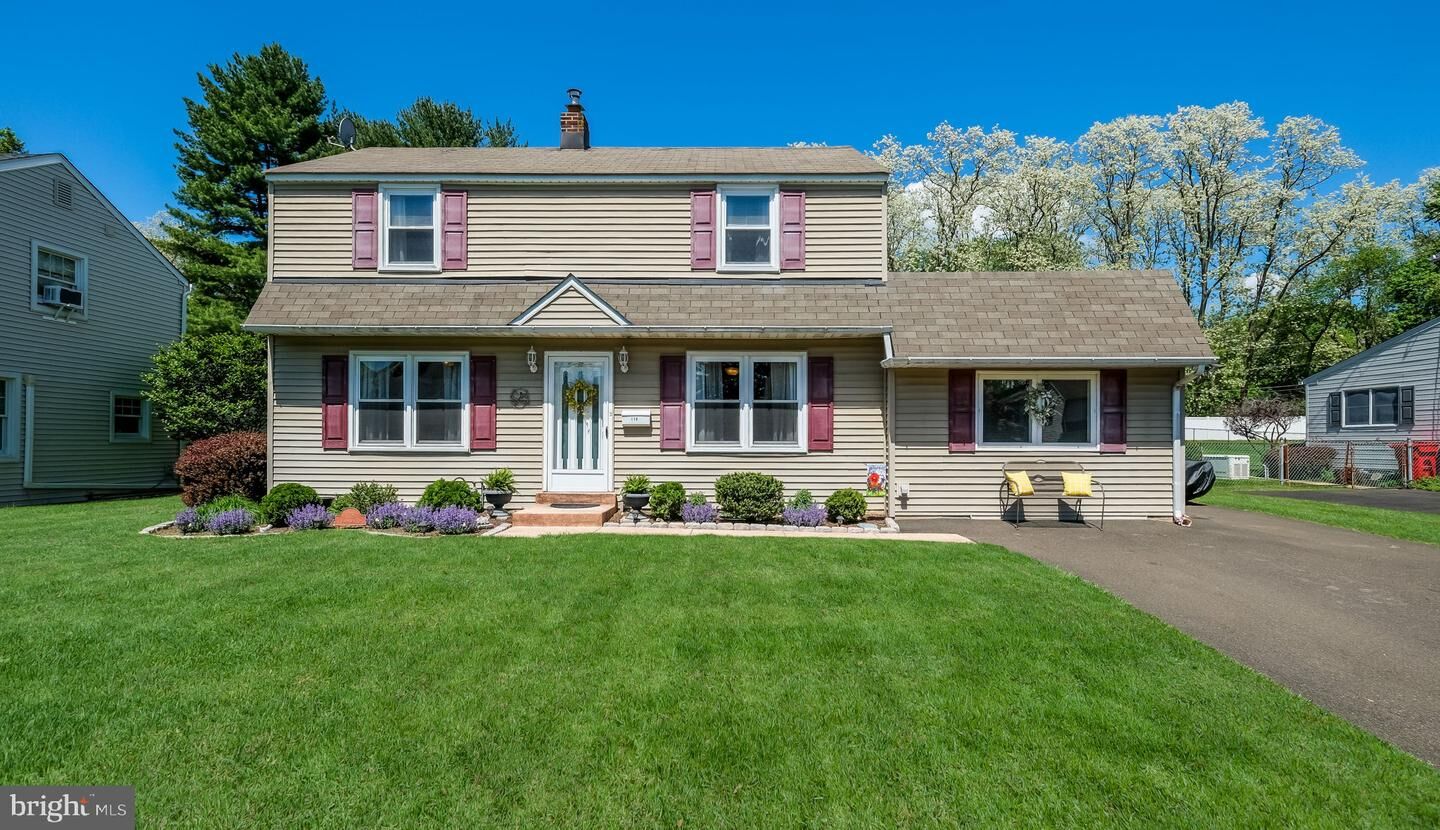 Property Photo:  118 Woodlawn Road  PA 18974 