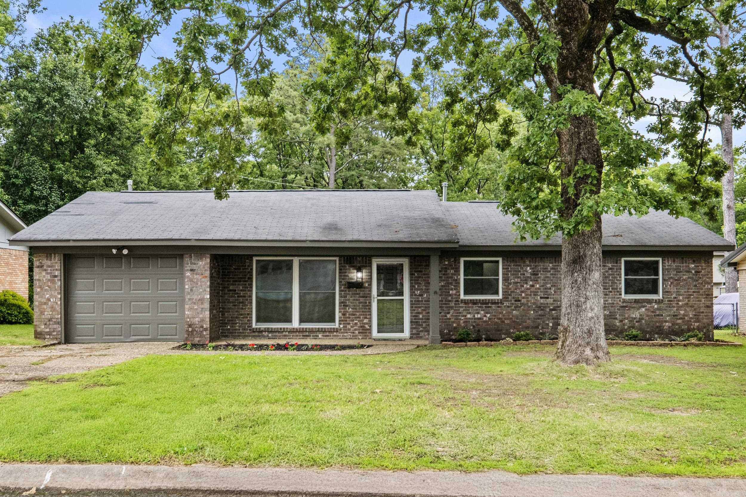 6600 Windhill Dr  North Little Rock AR 72118 photo
