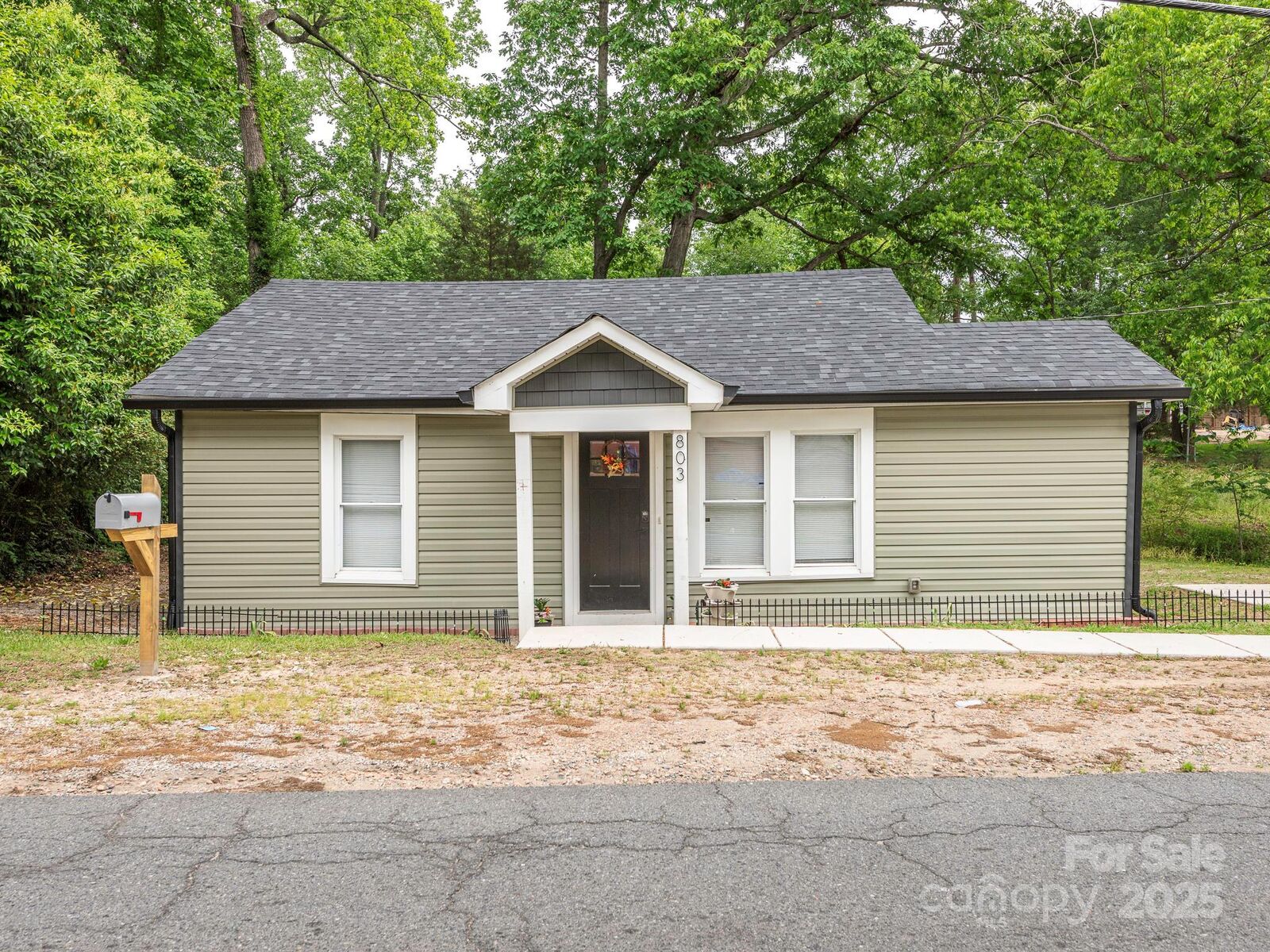 Property Photo:  803 E 13th Street  NC 28083 